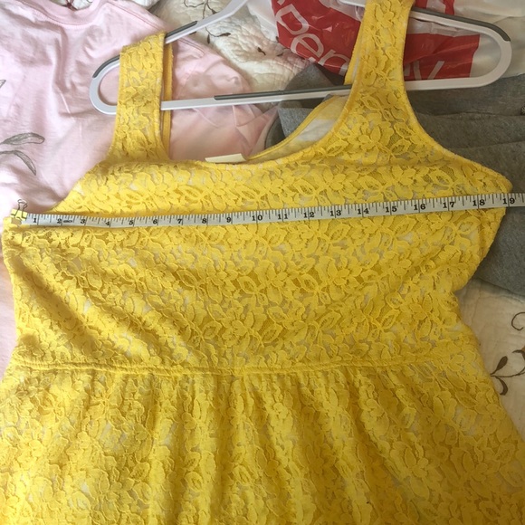 Springtime Yellow Dress - Picture 5 of 6